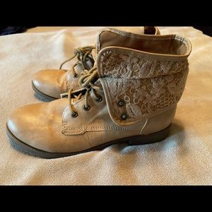 Rock & Candy size 9.5 womens combat boots